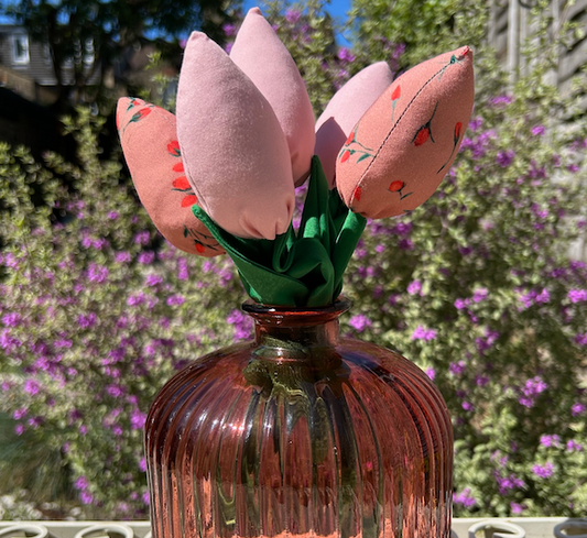 Sew spring flowers with us.