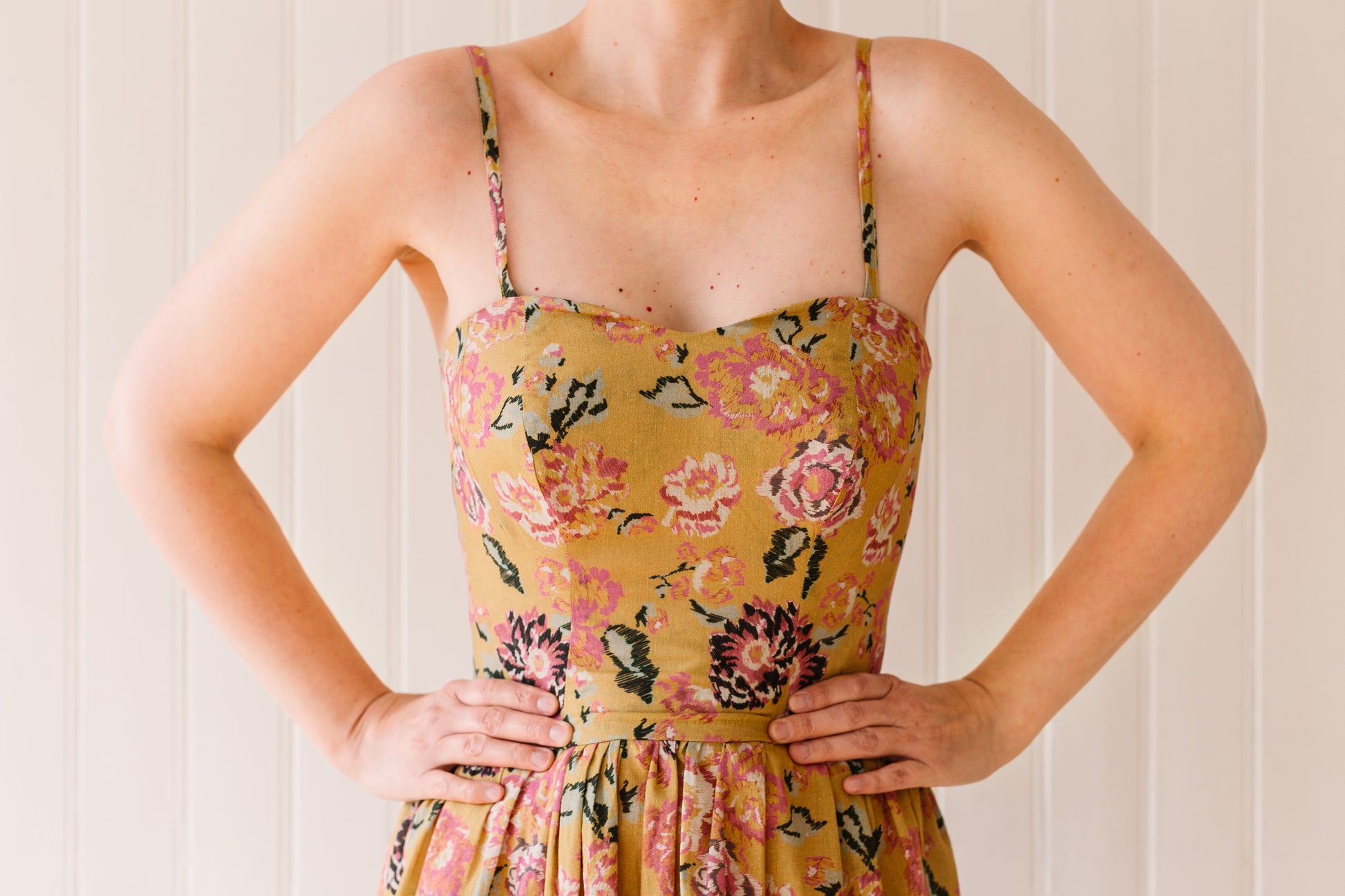 Close up of princess seam bodice with sweetheart neckline.